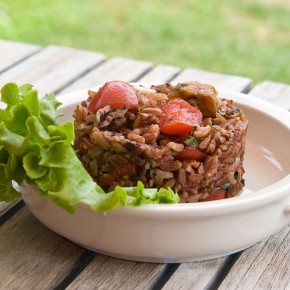 Riso rosso con pomodorini e tempeh